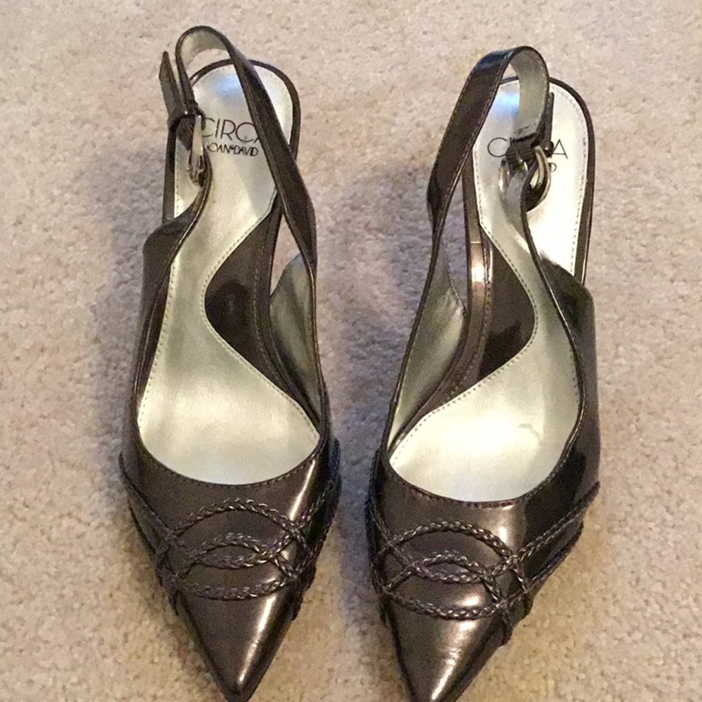 Circa Joan and David Patent Grey pump